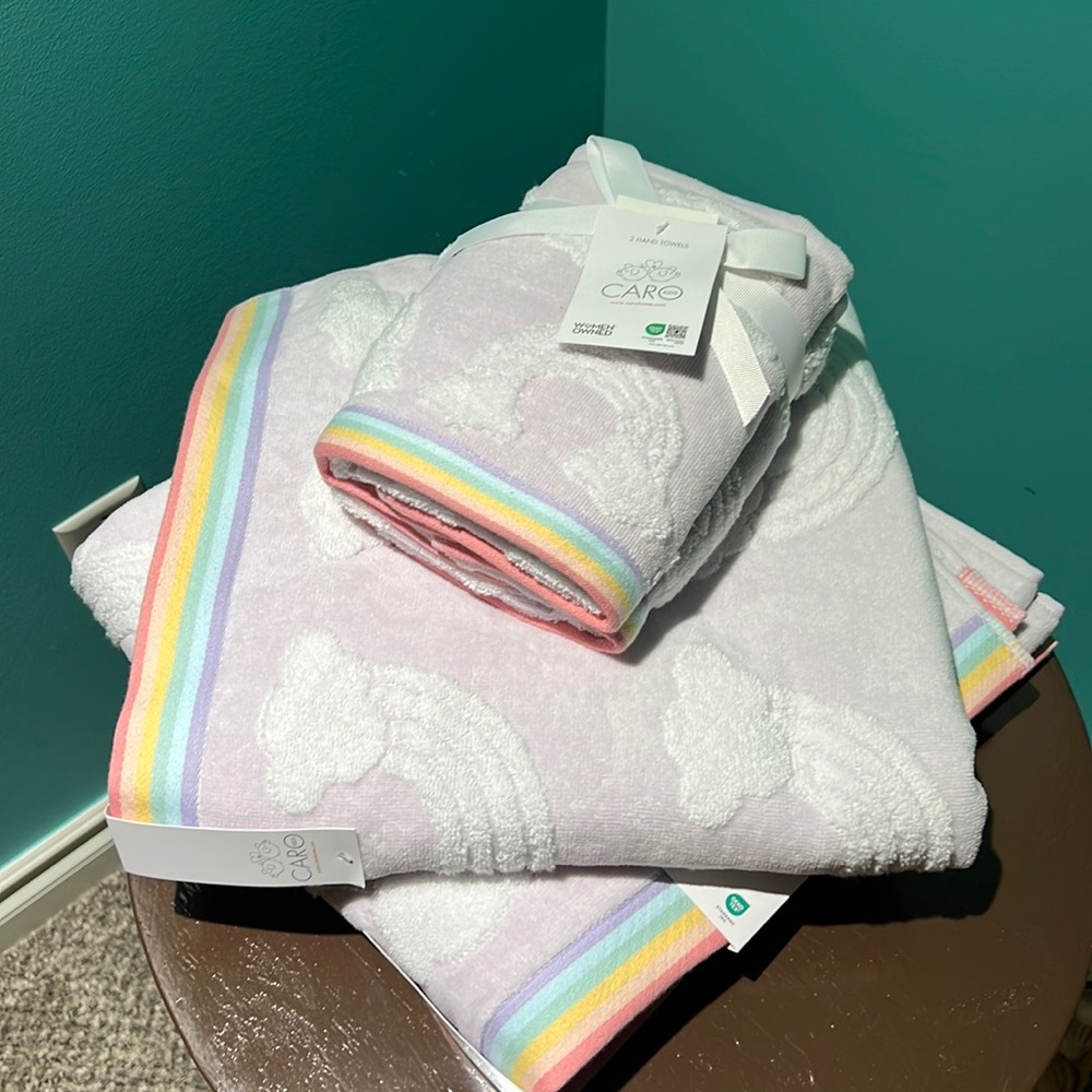 Caro Kids brand new with tags bath towel set